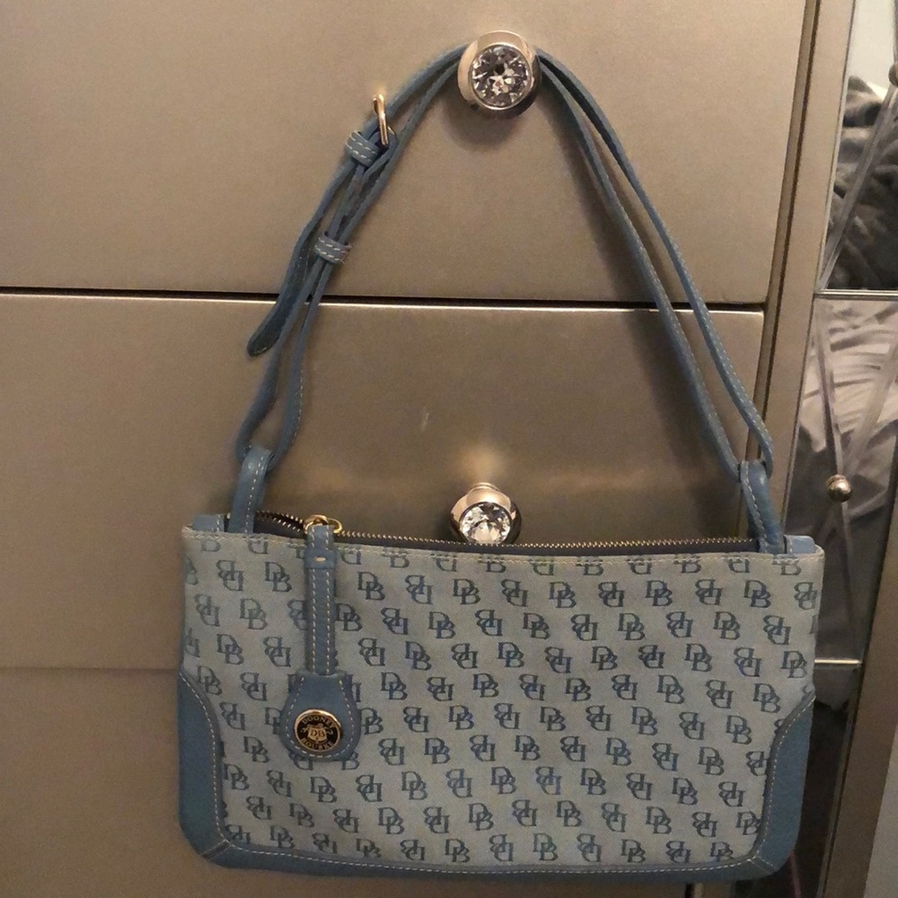 Vintage Dooney & Burke 💙